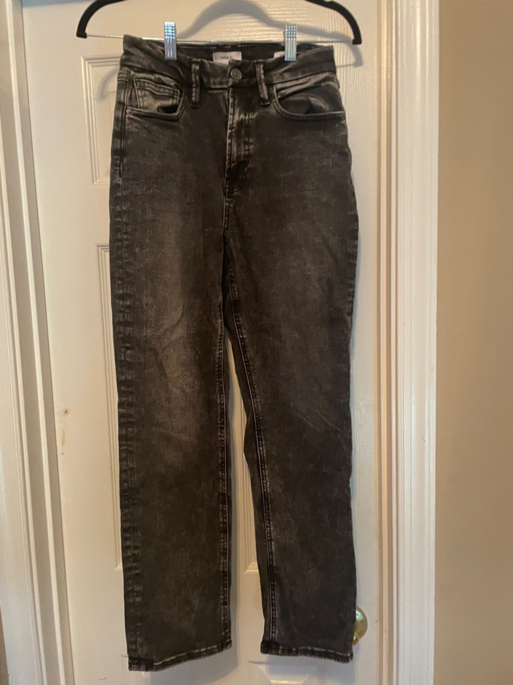 Forever21 Classic Women’s Black Washed Straight-Leg Jeans
